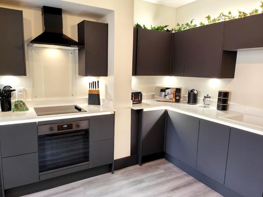 Carvetii - Anne House Room 2 - Dbl Bed First Floor En-Suite كارلايل المظهر الخارجي الصورة